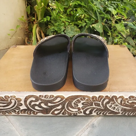 Casual Chic True Religion Crystal Leopard Slides