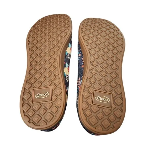 Chaco Ionia canvas floral print slip-on flats Sz 10.5