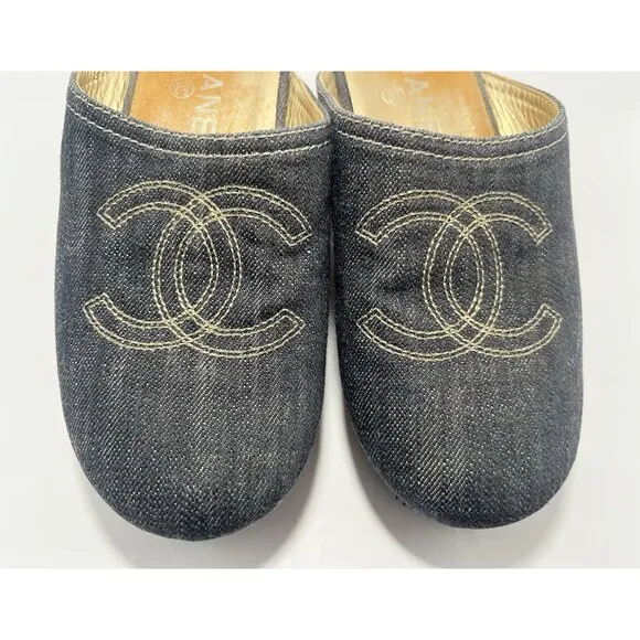 Chanel Denim Clogs w/ Gold CC Accent Wood Sandals Mules Y2K Vintage Sz 35 5