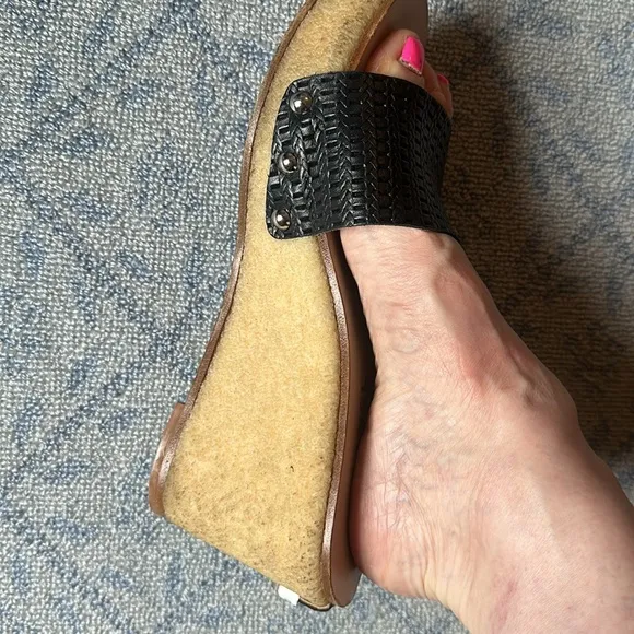 Chanel interlocking slides wedge sandal leather rubber sole authentic 41 10