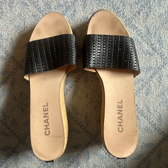 Chanel interlocking slides wedge sandal leather rubber sole authentic 41 10