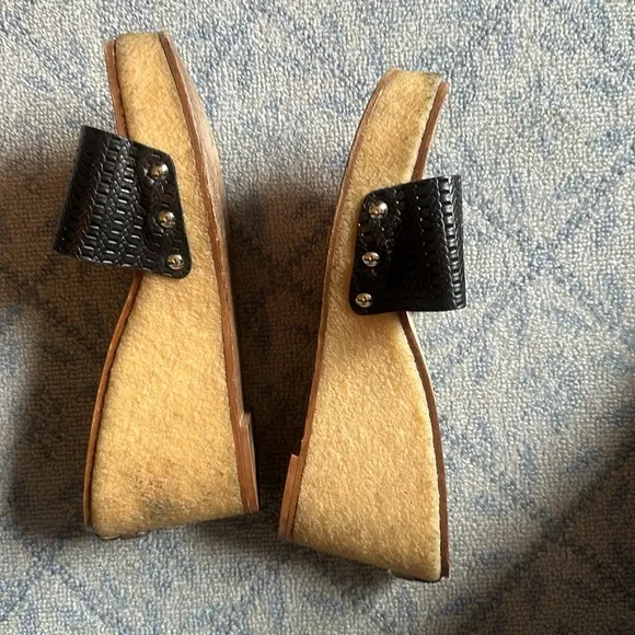 Chanel interlocking slides wedge sandal leather rubber sole authentic 41 10
