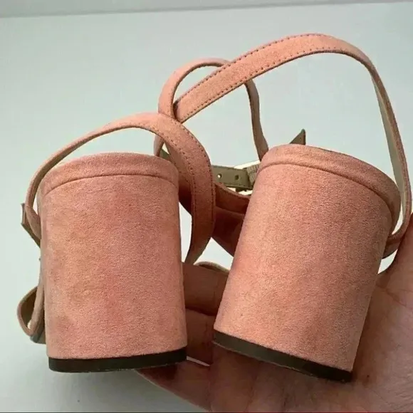 Charles Charles David heels size 8 pink faux suede
