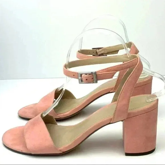 Charles Charles David heels size 8 pink faux suede