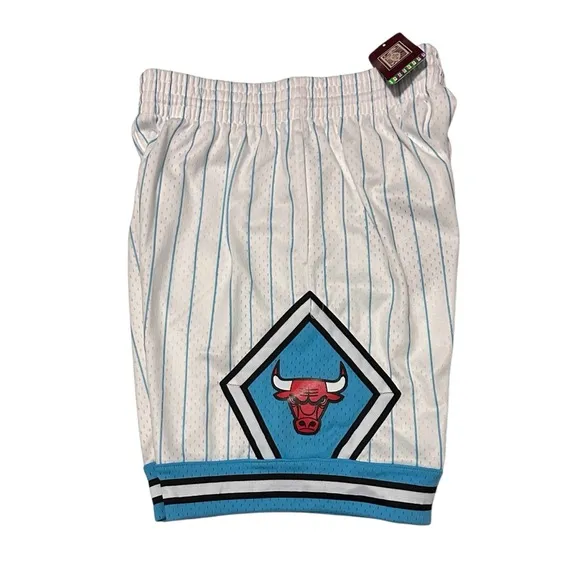 Chicago Bulls Mitchell &amp; Ness White Hardwood Classics Reload 3.0 Swingman Shorts