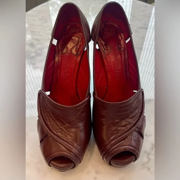 Chloé leather peep-toe block heels w/cutouts, 4” heel, brown w/red int, 37