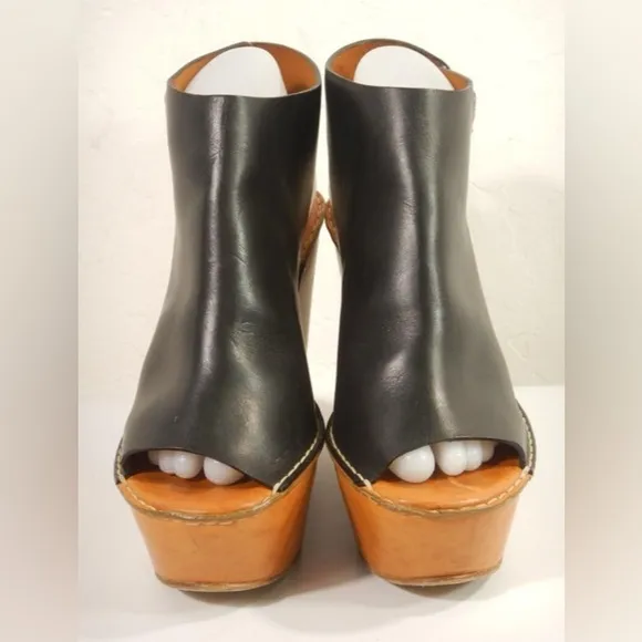 Chloe Black Leather Open Toe PlatformWedge Clogs 38.5