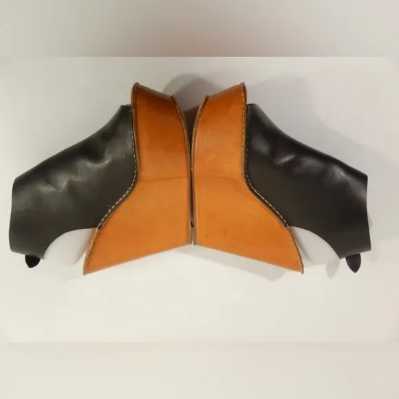 Chloe Black Leather Open Toe PlatformWedge Clogs 38.5