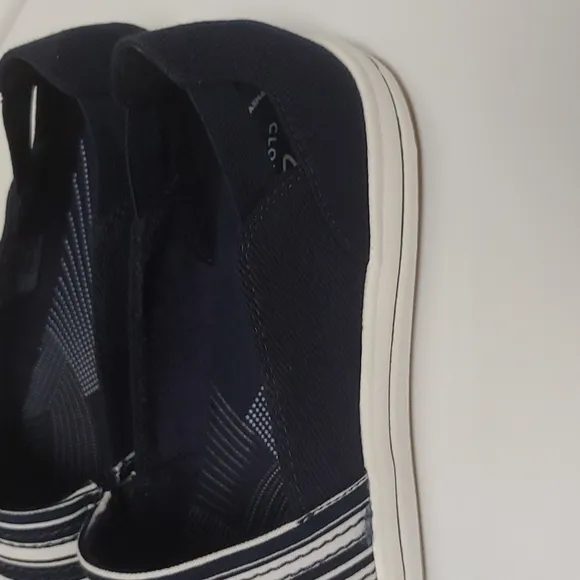 Clarks Cloudsteppers Navy/White Slip On Canvas Comfort Flats.  Washable. Size 8
