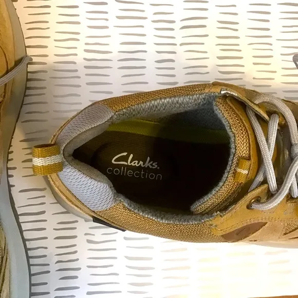 CLARKS Men's Dark Sand WELLMAN TRAIL Waterproof Suede Sneakers Oxfords 11 NEW