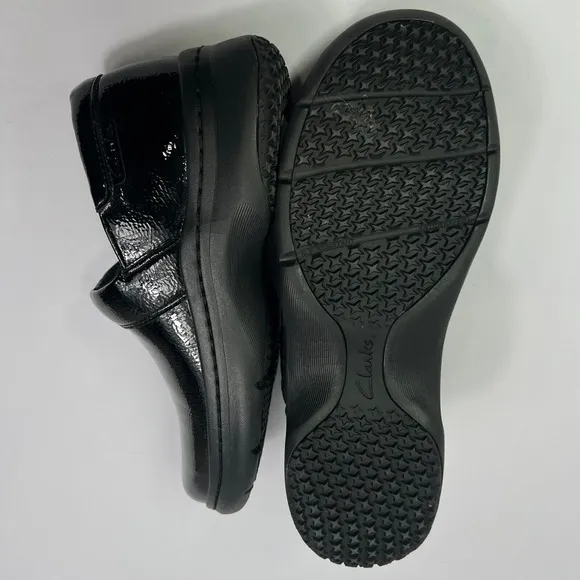 Clarks Slip On Clogs Comfort Work Shoes Patent Leather Black Size 9.5 Casul
