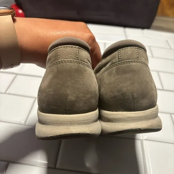 Clarks Un Adorn Step Unstructured Leather Slip-on