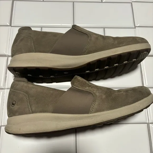 Clarks Un Adorn Step Unstructured Leather Slip-on