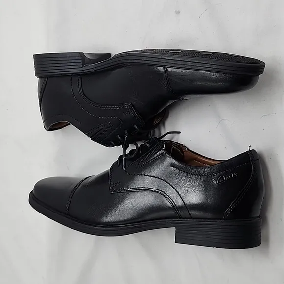 CLARKS WHIDDON CAP BLACK LEATHER GRIPPY RUBBER SOLE DERBYS MEN'S 7 NWOB ELEGANT