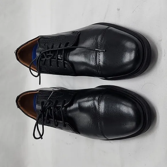 CLARKS WHIDDON CAP BLACK LEATHER GRIPPY RUBBER SOLE DERBYS MEN'S 7 NWOB ELEGANT