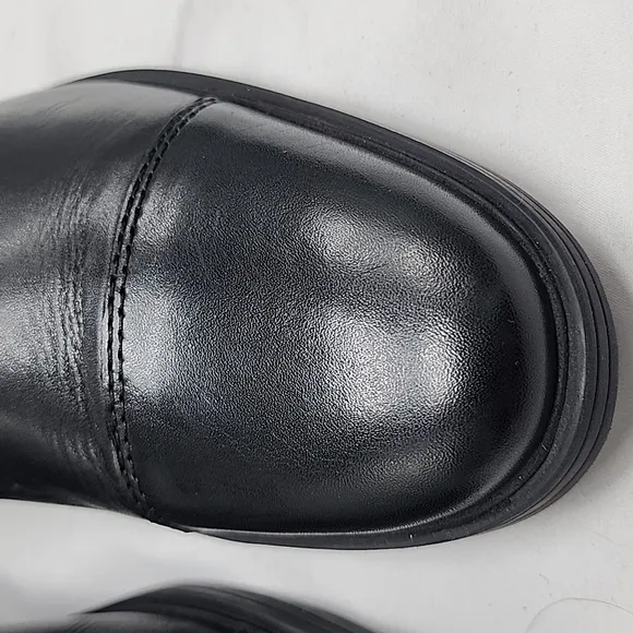 CLARKS WHIDDON CAP BLACK LEATHER GRIPPY RUBBER SOLE DERBYS MEN'S 7 NWOB ELEGANT