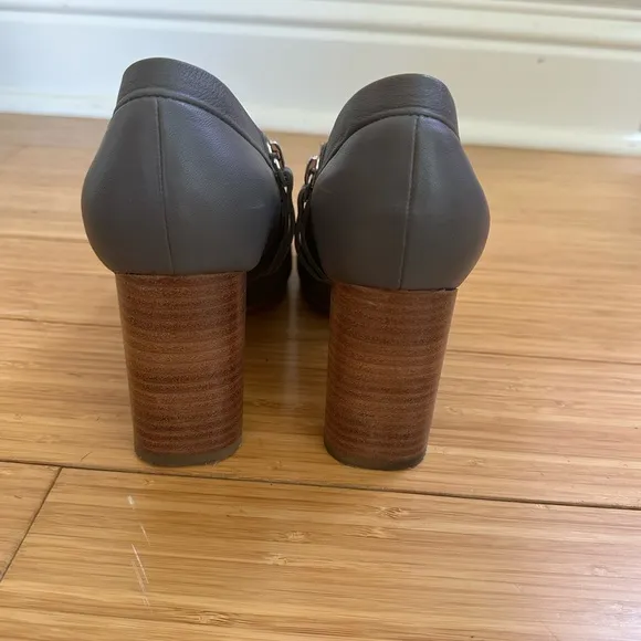 CLARKS Women's Grace Lola Bootie Grey Leather Size 6
