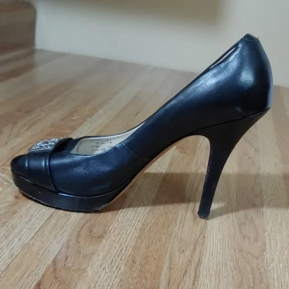 Coach Aliya Logo Peek Open Toe Heels 6B
