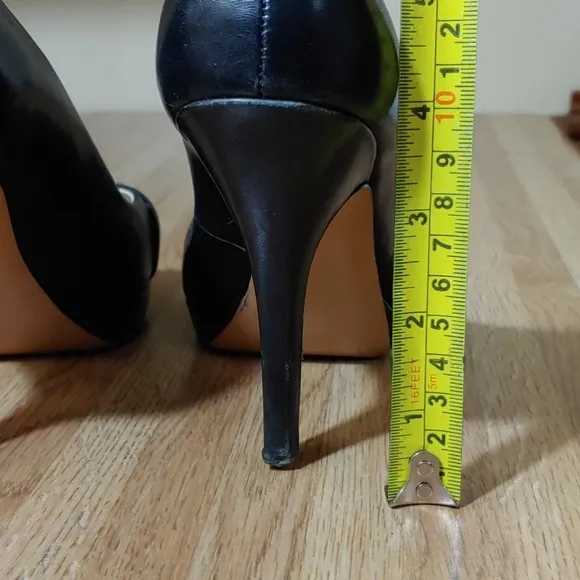 Coach Aliya Logo Peek Open Toe Heels 6B