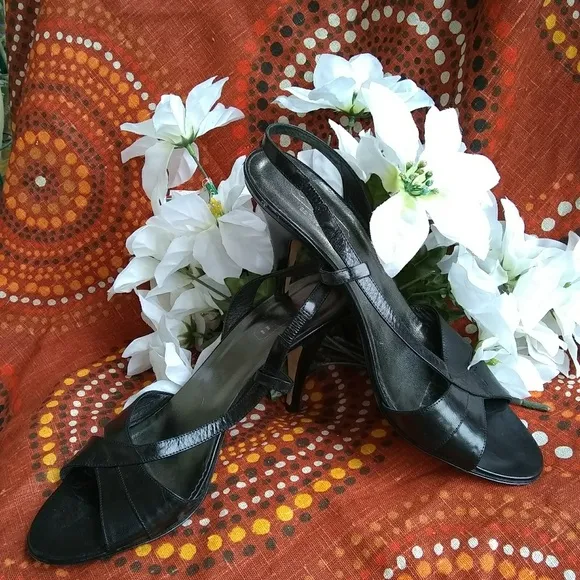 ❤√√COACH BLACK LEATHER SLING BACK HEELS