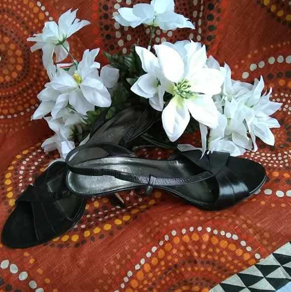 ❤√√COACH BLACK LEATHER SLING BACK HEELS