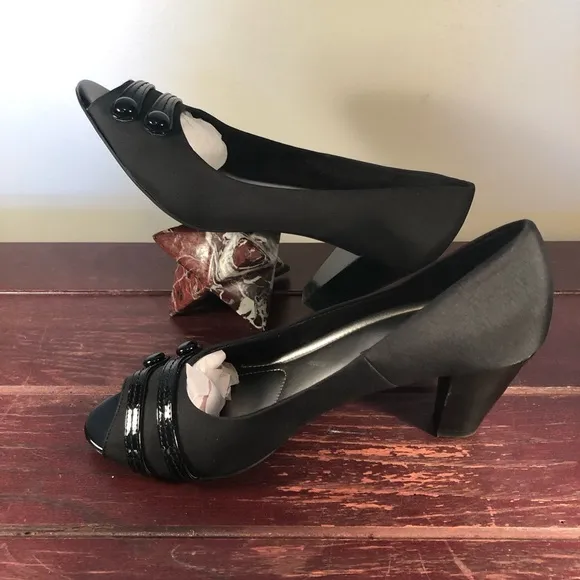 Coach Black Open Toe 3&quot; Heels Black Patent Straps Size 10