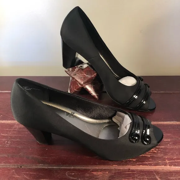 Coach Black Open Toe 3&quot; Heels Black Patent Straps Size 10