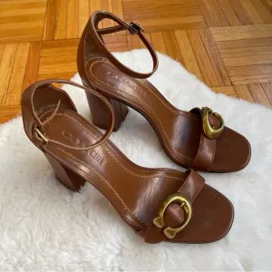 COACH buckle “C” high Block Heels size 6