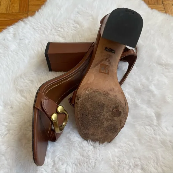 COACH buckle “C” high Block Heels size 6