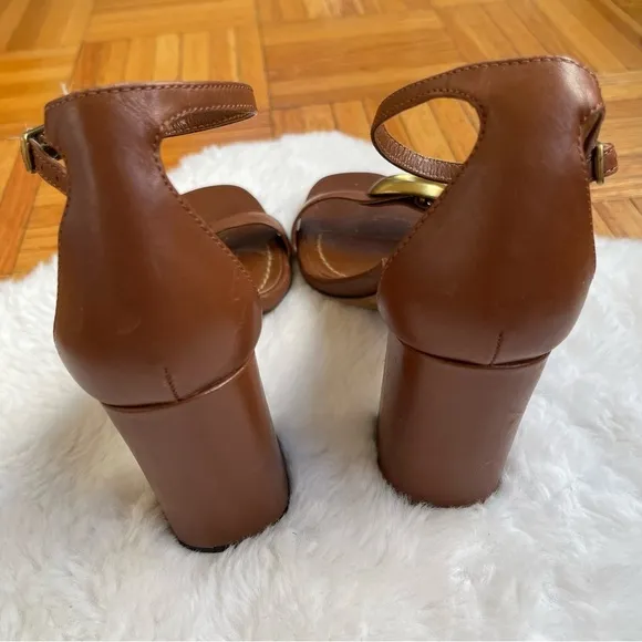 COACH buckle “C” high Block Heels size 6