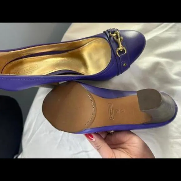 Coach Desaree Purple Block Heel Pumps Gold Hook Buckle Accent 10