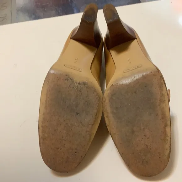 COACH TAN HEELS BLOCK HEEL SZ 6 LEATHER UPPER CLASSIC