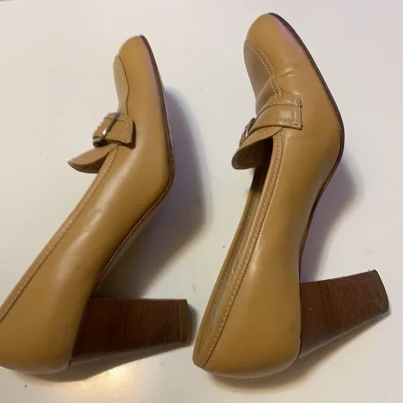 COACH TAN HEELS BLOCK HEEL SZ 6 LEATHER UPPER CLASSIC
