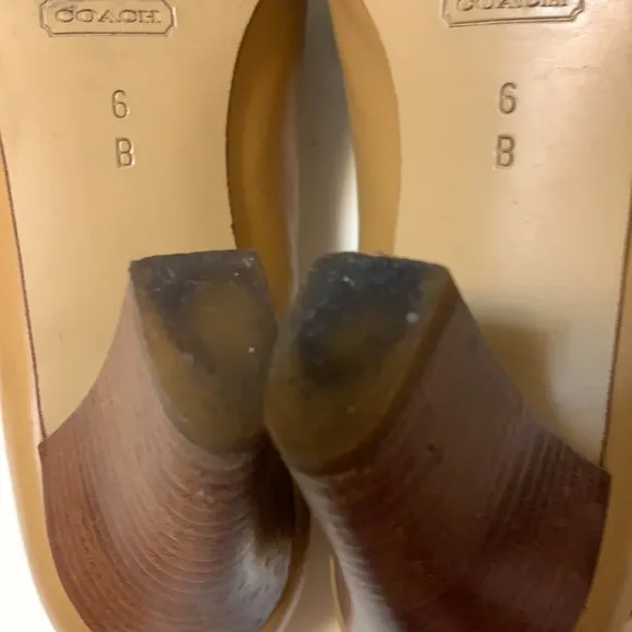 COACH TAN HEELS BLOCK HEEL SZ 6 LEATHER UPPER CLASSIC