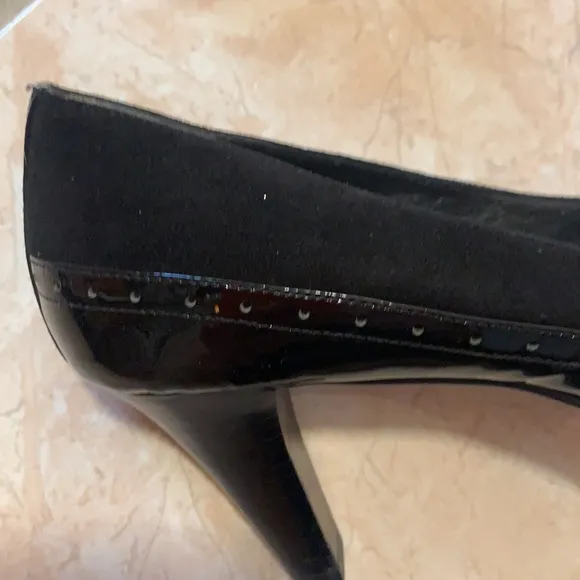 COLE HAAN BLACK LEATHER PUMPS HEELS BOW PATENT LEATHER OXFORDS TASSELS 7B SHOES