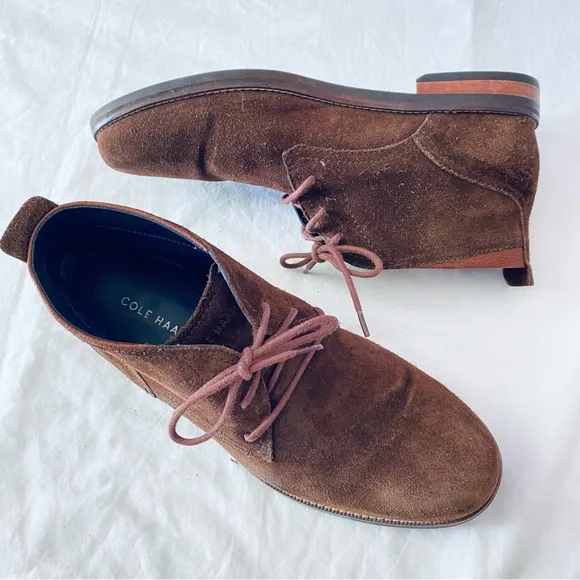 COLE HAAN Men's Ogden Stitch Chukka Boots Brown Suede Leather Laces Oxfords