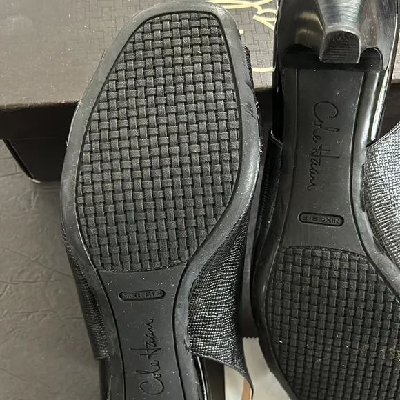 COLE HAAN WOMEN SHOE  SIZE 11 BLACK