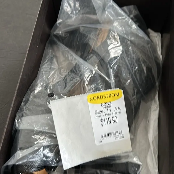 COLE HAAN WOMEN SHOE  SIZE 11 BLACK
