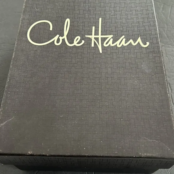COLE HAAN WOMEN SHOE  SIZE 11 BLACK