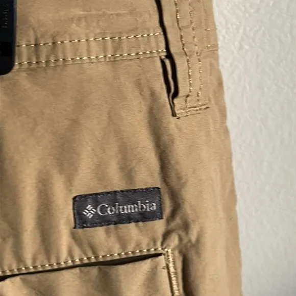Columbia Men’s Outdoor Activewear Breathable Cotton Khaki Shorts