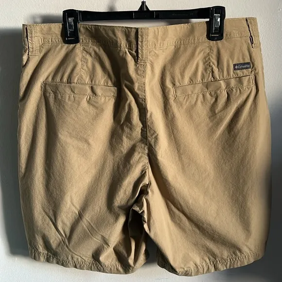 Columbia Men’s Outdoor Activewear Breathable Cotton Khaki Shorts