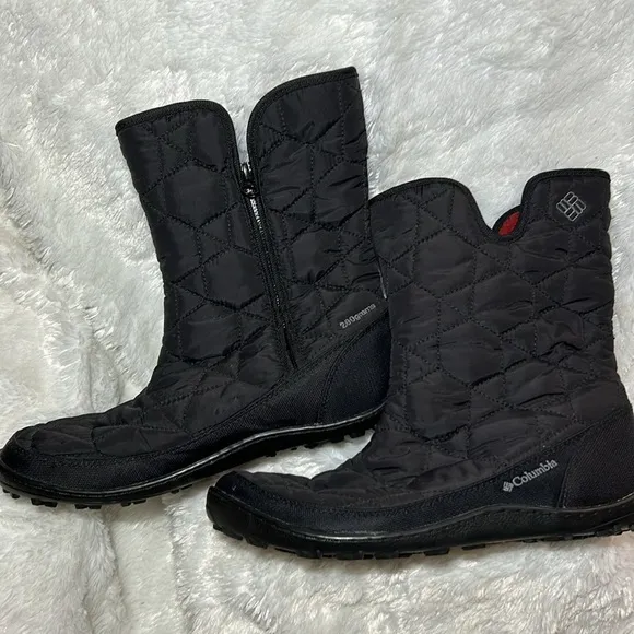 Columbia Women’s Minx Slip On Quilted Boot Size 10 1/2