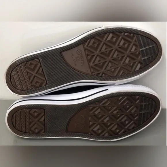 Converse Chuck Taylor All Star Slip On  Sneakers Juniors Size 6 NWOT MSRP $90