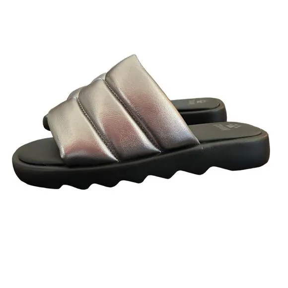 Cougar Julep Metallic Silver Leather Luxury Puffy Slide Sandal Open Toe   NEW 11