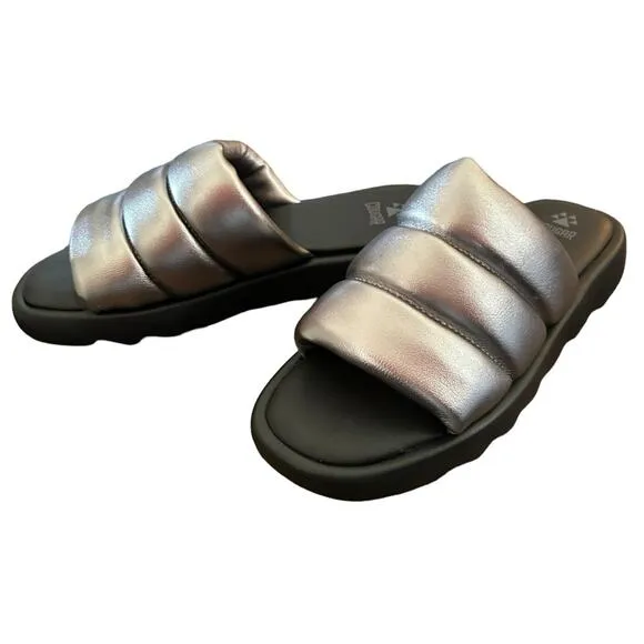Cougar Julep Metallic Silver Leather Luxury Puffy Slide Sandal Open Toe   NEW 11