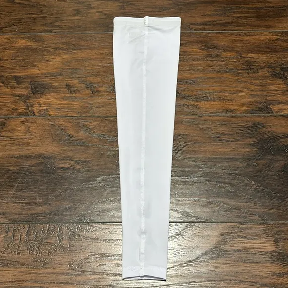 Court Candy YS Basketball leg sleeve NWT
