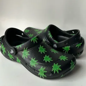 CROCS Bistro Graphic Clog Slip On Work Clogs Size Men’s 5 Women’s 7 Hemp Leaves