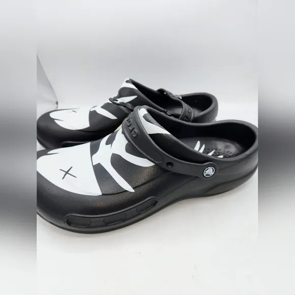 Crocs Bistro Graphic Work Big Fish Black And White Clogs Size 15M