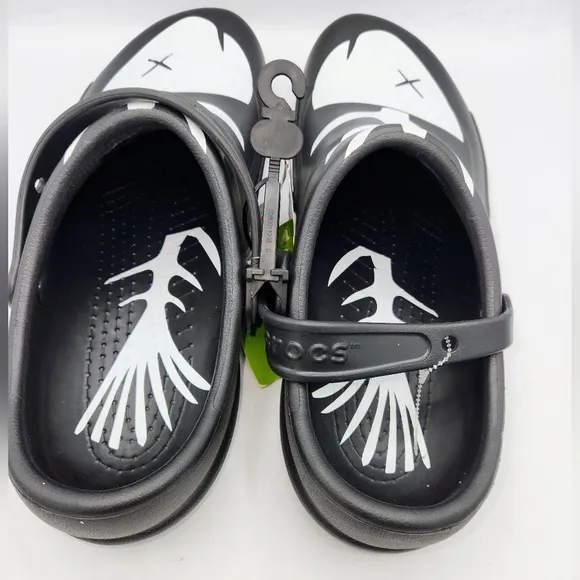 Crocs Bistro Graphic Work Big Fish Black And White Clogs Size 15M