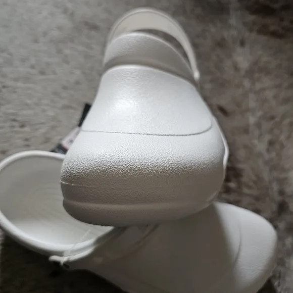 CROCS Bistro Men's Clogs Work Shoes In White Size 11 NEW